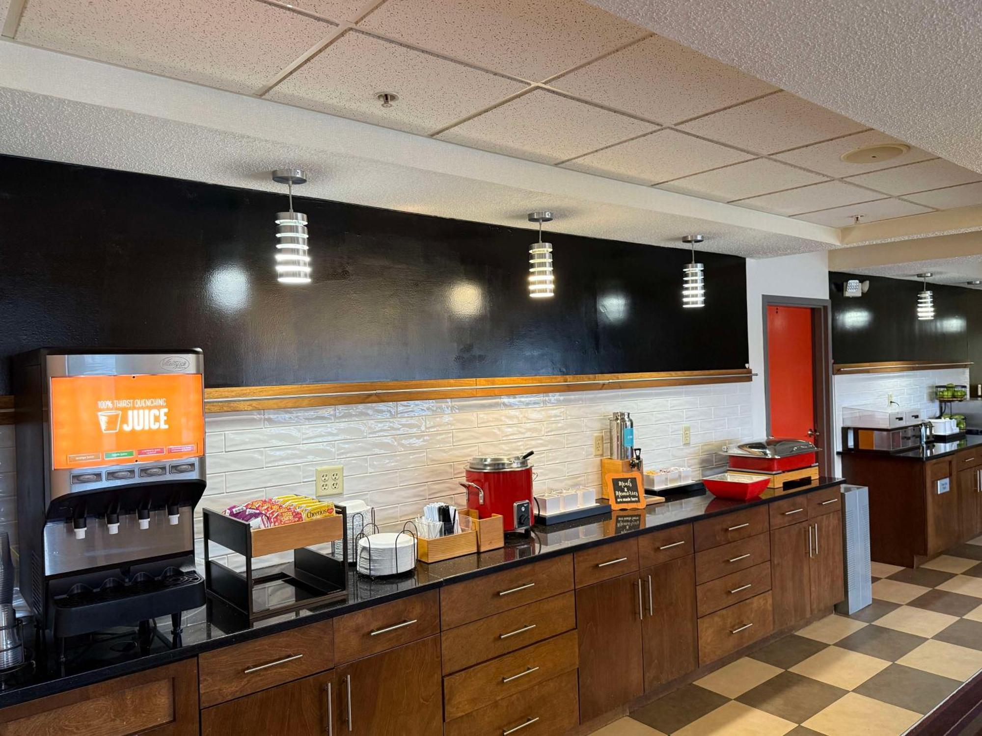 Surestay By Best Western Forsyth Decatur Bagian luar foto