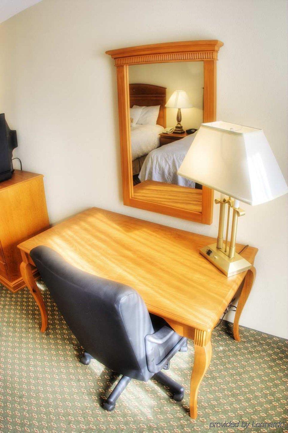 Surestay By Best Western Forsyth Decatur Ruang foto